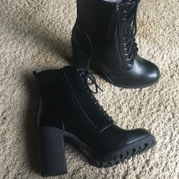 Black Chunky Heel Lace Up Combat Boots Booties - Picture 1 of 4